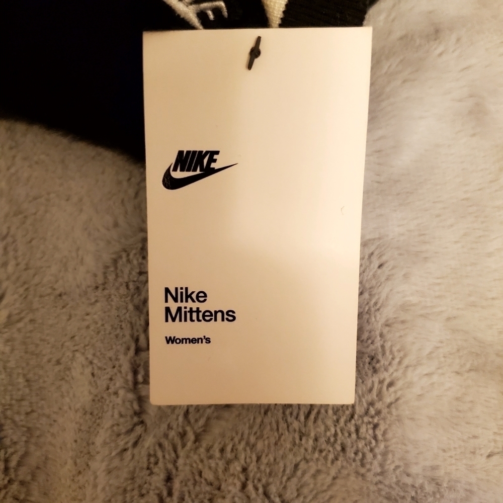 Nike Black Faux Fur Mittens Size XS-S NWT - Picture 3 of 5